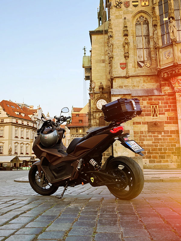 electric scooter seller in Czech