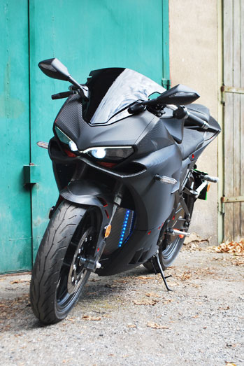 Prodej elektrického motocyklu DEVS ultron 701